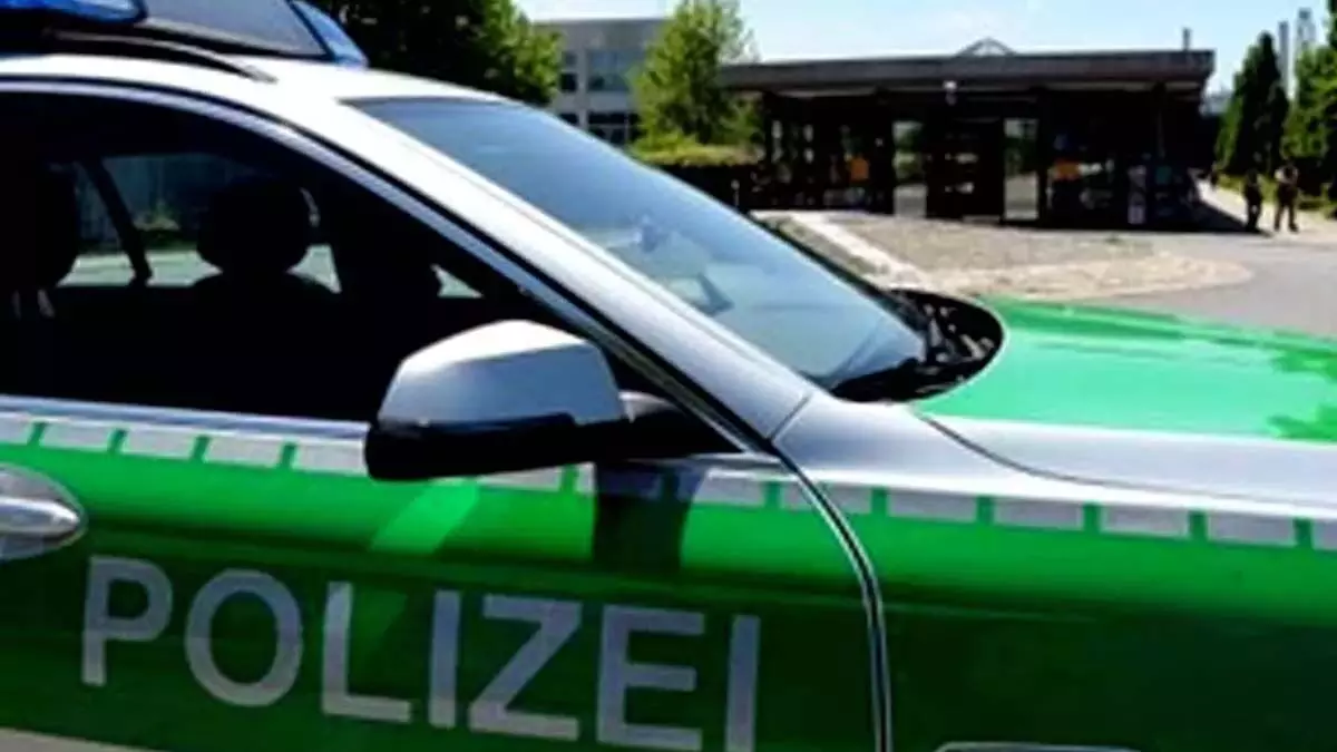 Germany : जर्मनी में झड़प दो पुलिस अधिकारी  घायल
