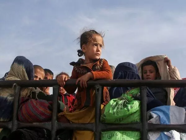 Pakistan और इराक से 13000 से अधिक अफगानी प्रवासी वापस लौटे