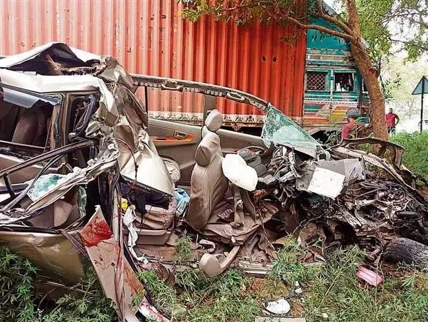 Hoshiarpur: कार और ट्रक की आमने-सामने टक्कर में चार लोगों की मौत