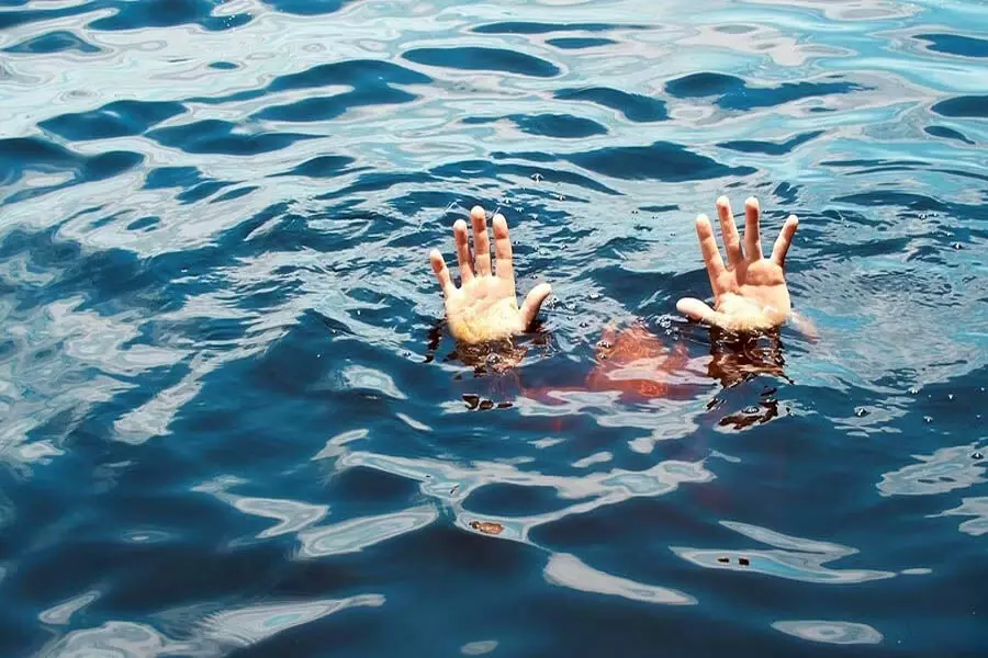 Lonavala के भुशी बांध के पास झरने में पांच लोगों के डूबने की आशंका