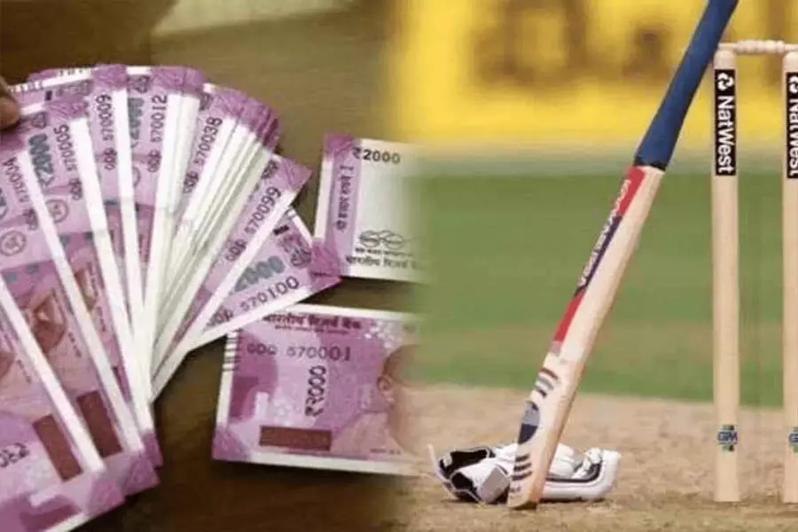 Hyderabad: ऑनलाइन क्रिकेट सट्टा लगाने के आरोप में दो गिरफ्तार, 25 लाख रुपये बरामद