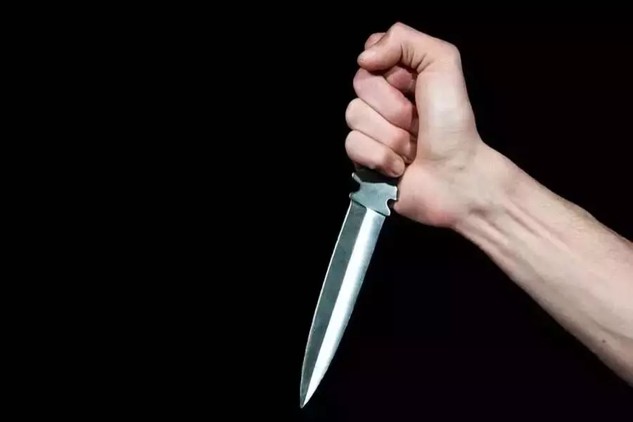 Crime: बेटे ने की पिता की चाकू मारकर हत्या