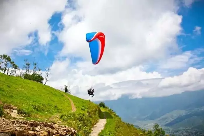 Mini Switzerland Khajjiar में अब पैराग्लाइडिंग की गतिविधियों पर लगेगा विराम