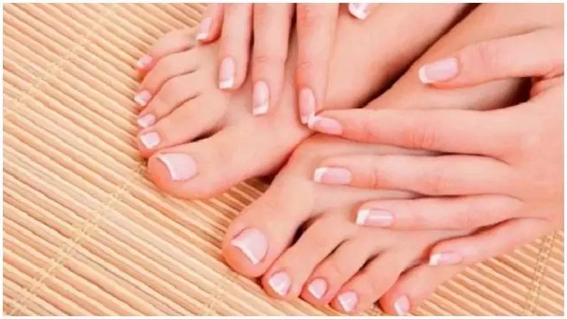 Skin care tips: पैरों की सुंदरता के लिए रोजाना ऐसे करें फुट की केयर