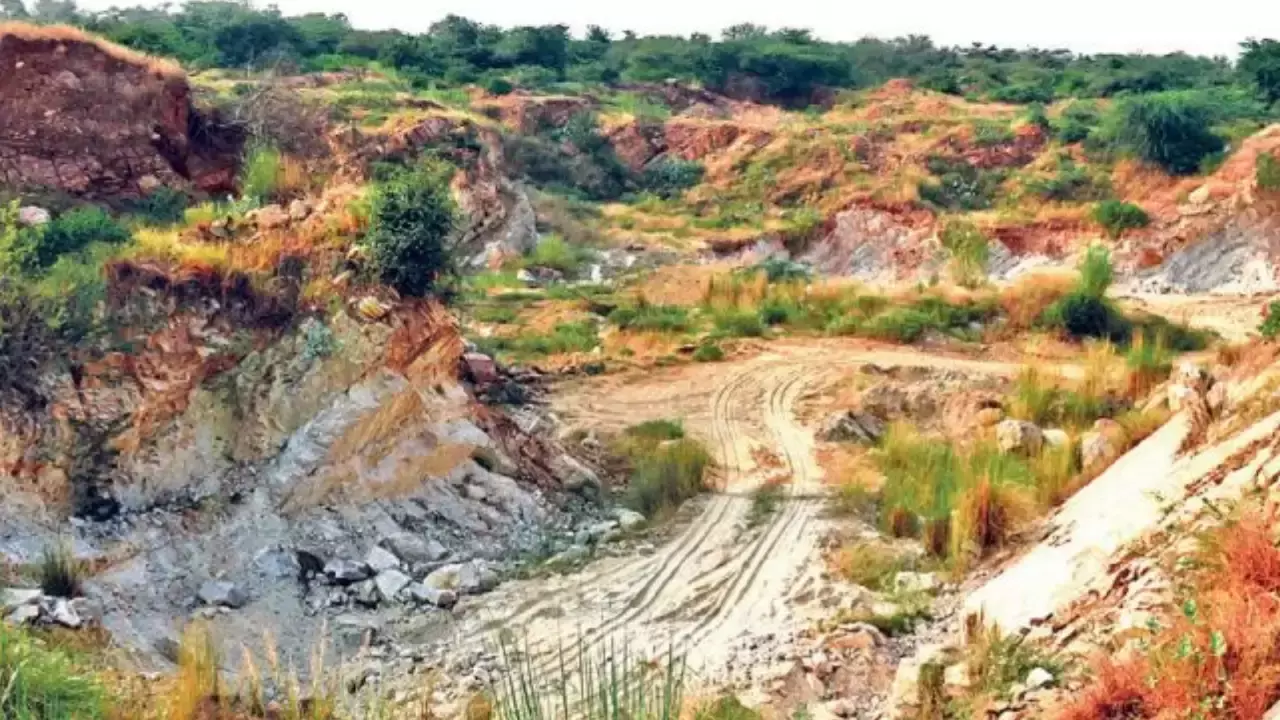 Gurugram: प्रशासन पहाड़ी क्षेत्र में अवैध खनन पर करेगा सख्त कार्रवाई