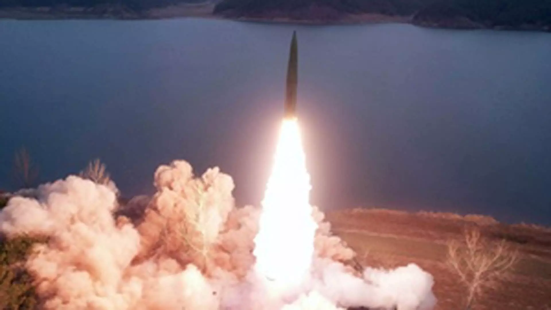उत्तर कोरिया ने दो बैलिस्टिक मिसाइलें दागीं ,South Korean army