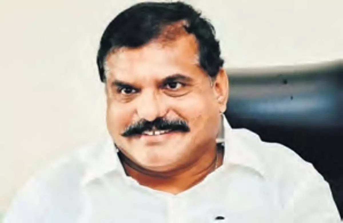 Andhra : वाईएसआरसी के वरिष्ठ नेता बोत्चा सत्यनारायण ने वाईएसआरसी कार्यालयों पर टीडीपी के हमलों की निंदा की