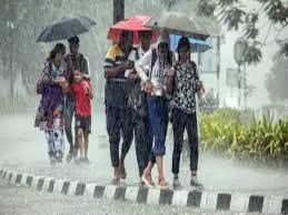 Delhi News: दिल्ली में झमाझम बारिश, IMD ने ऑरेंज अलर्ट किया जारी