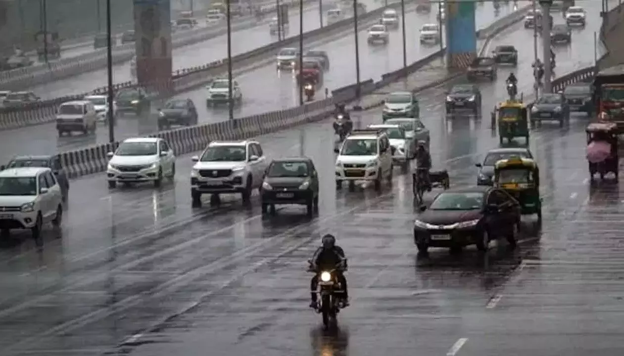 Delhi-NCR: मौसम विभाग ने आने वाले तीन दिन तक भारी बारिश की चेतावनी जारी की