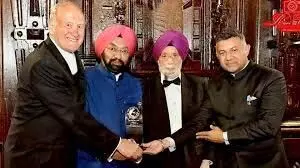 Punjab News: विश्व पंजाबी संगठन ने Vikramjit Singh को किया सम्मानित