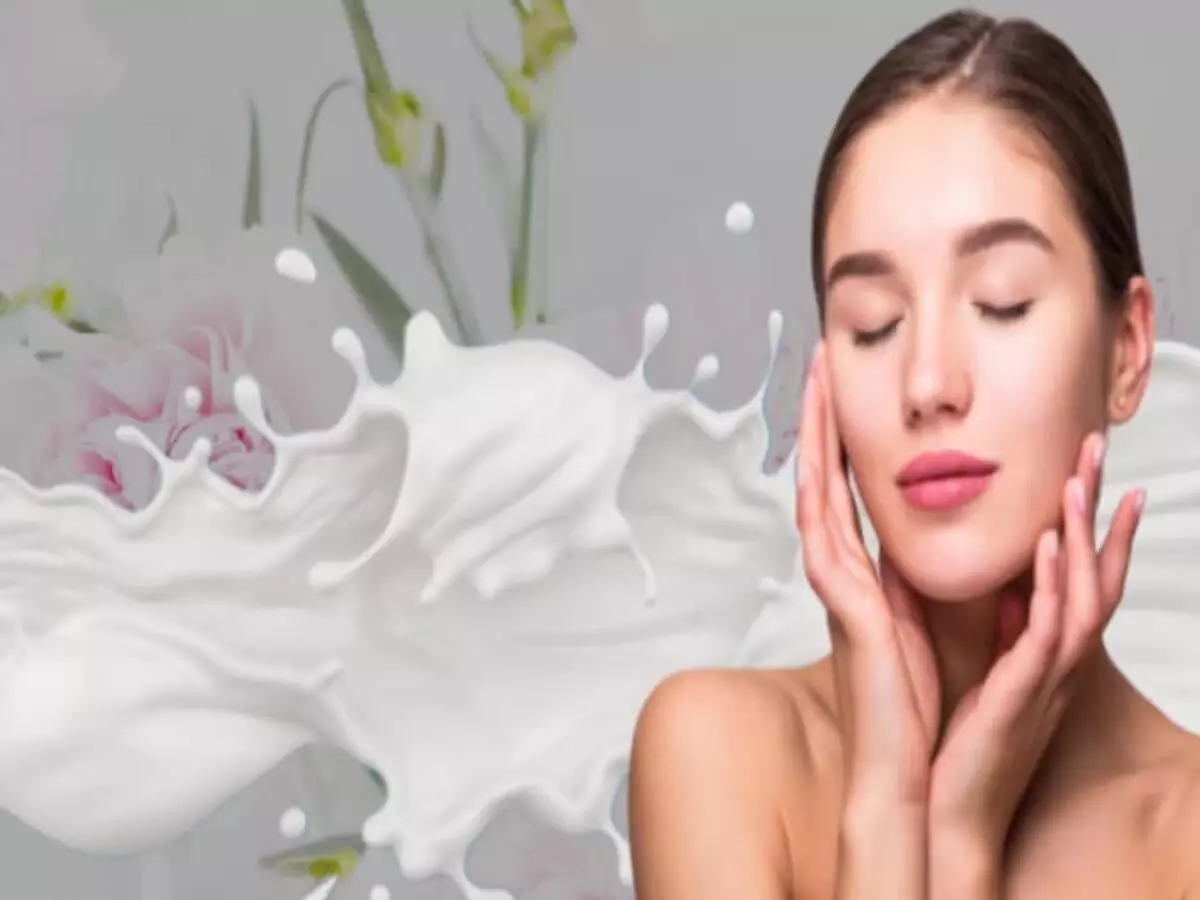 beauty tips : दूध से निखरी और मुलायम त्वचा जाने कैसें पा सकतें है