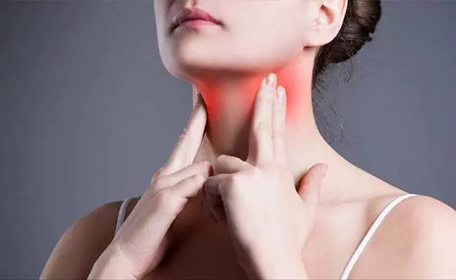 Thyroid Symptoms: शरीर में यह लक्षण है थायरॉइड का संकेत
