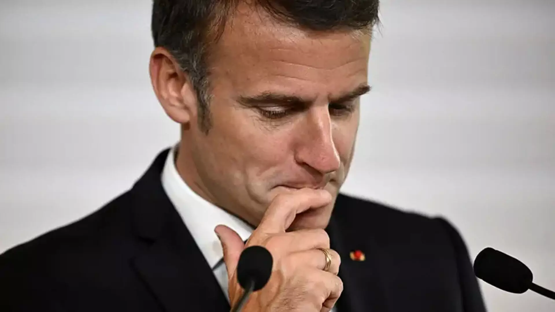 France में समय से पहले चुनाव होने से इमैनुएल मैक्रों की स्थिति कमजोर