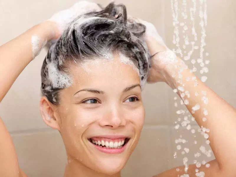 Washing hair: जाने बाल धोने के सही तरीके