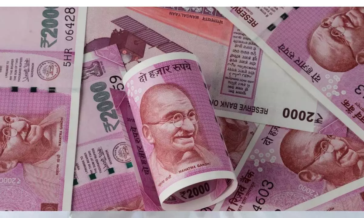 RBI : ने 2,000 रुपये के नोटों को वापस लेने की घोषणा की