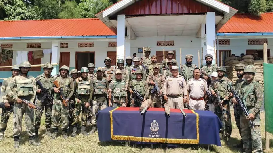 MANIPUR : सुरक्षा बलों ने पहाड़ी और घाटी जिलों में अवैध हथियार बरामद किए