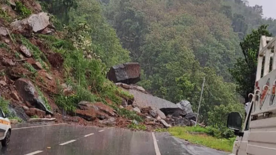 MIZORAM में भारी बारिश का अलर्ट, भूस्खलन से चंपई राजमार्ग अवरुद्ध