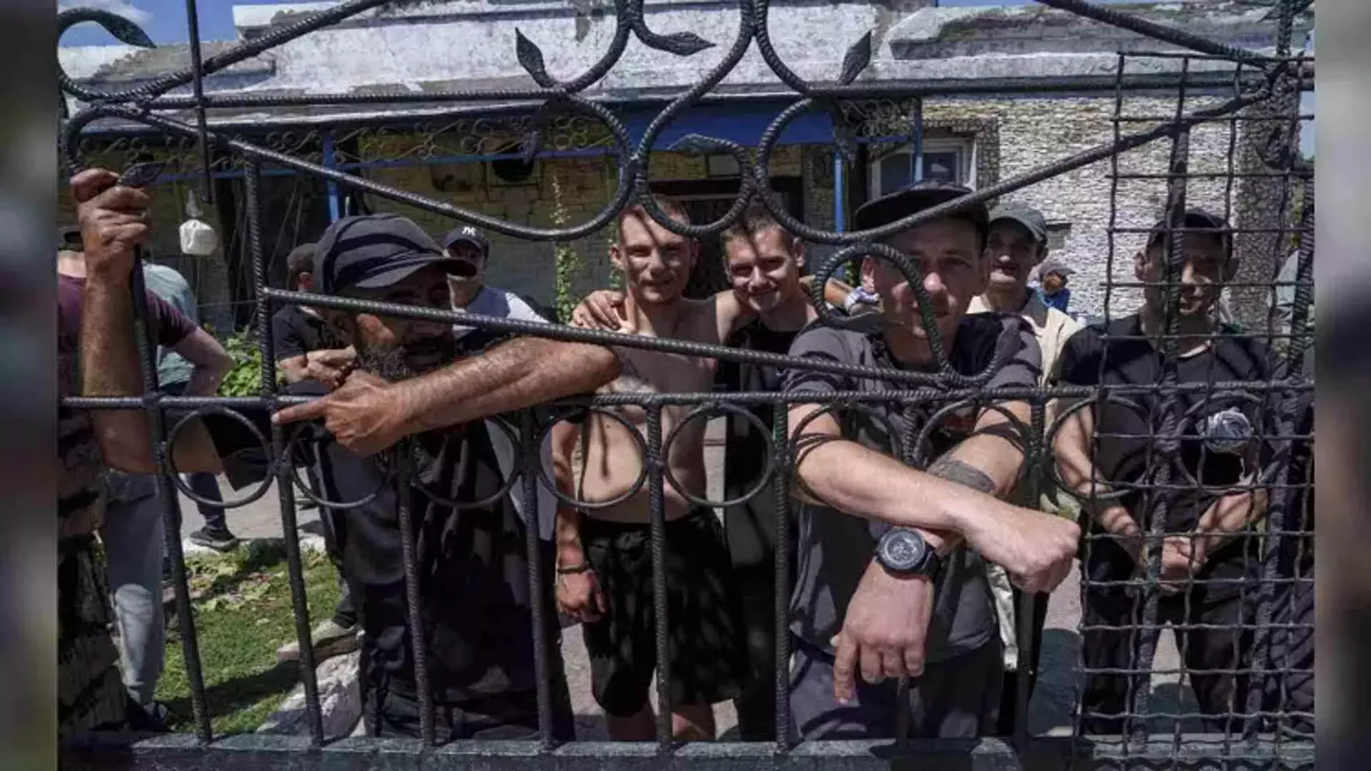 Ukrain के दोषियों को ऊंची कीमत पर रिहाई की पेशकश