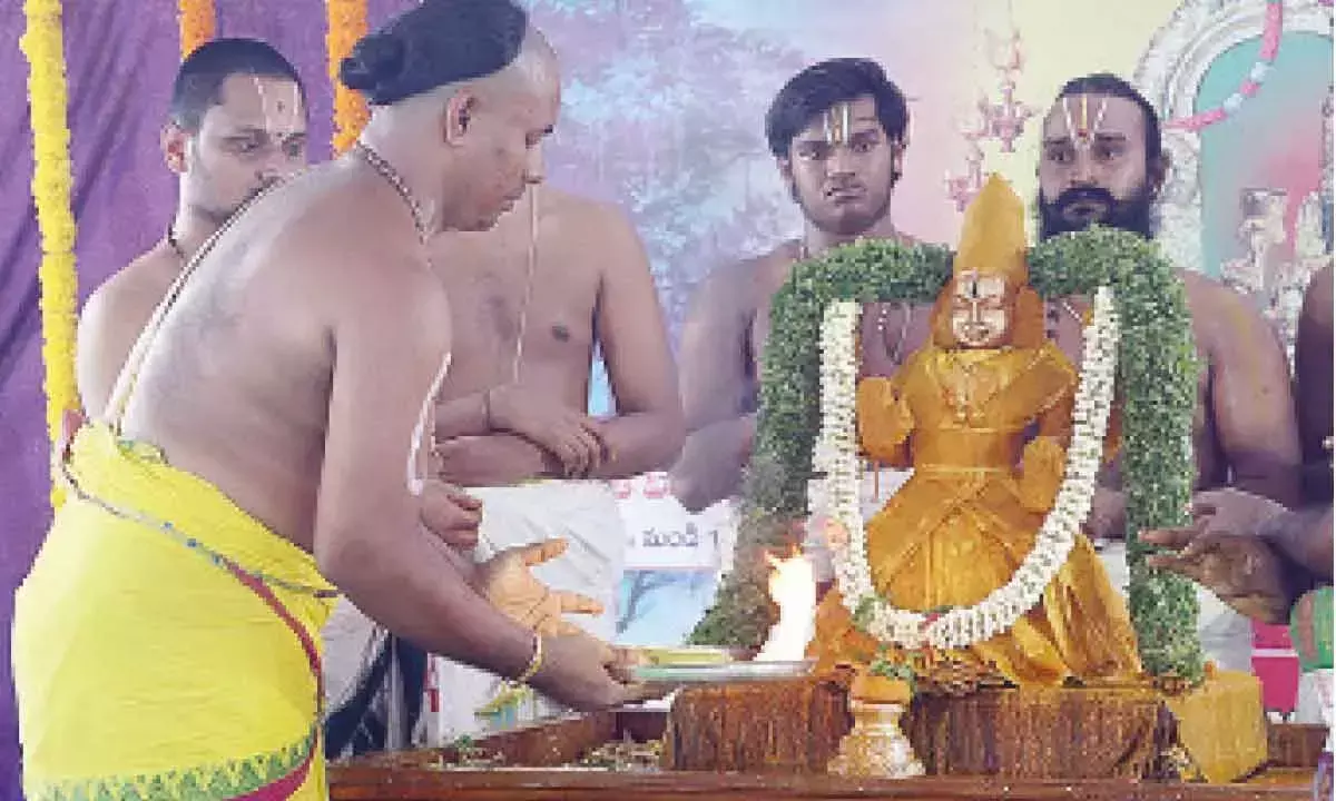 Andhra Pradesh: वकुलमाता मंदिर का वार्षिकोत्सव भव्य तरीके से मनाया गया