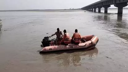 Rohtas: गंगा घाट पर हुए नाव हादसे में लापता 4 लोगो में 2 का मिला शव