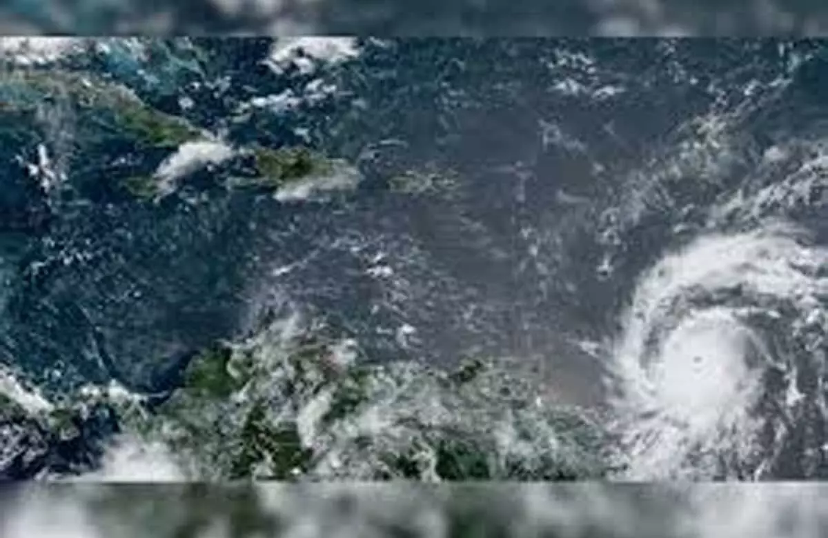 Bridgetown: श्रेणी 4 का तूफान बेरिल कैरेबियाई द्वीप पर पहुंचा