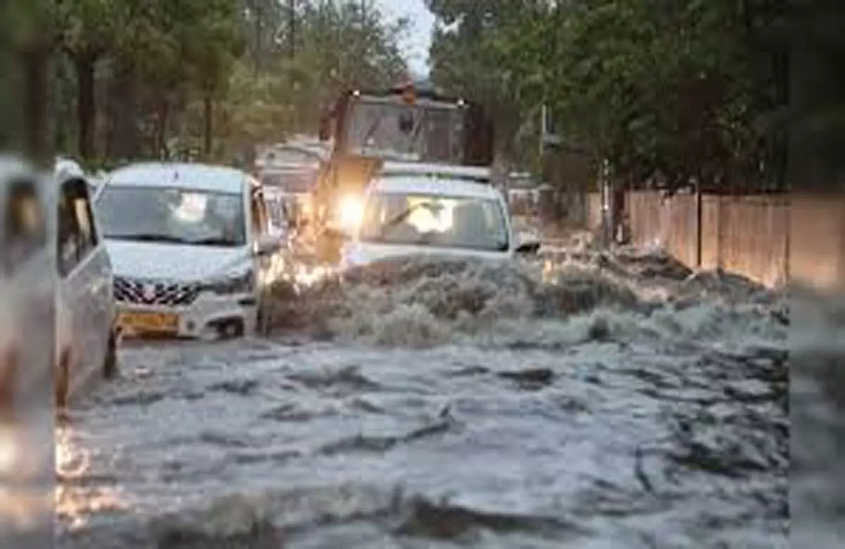 Orange alert: दिल्ली मौसम विभाग ने अगले 2 दिनों तक बारिश का अनुमान जताया