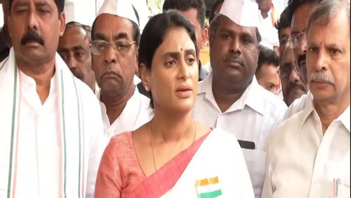 Andhra : एससीएस पर रुख स्पष्ट करें, शर्मिला ने सीएम चंद्रबाबू नायडू से कहा