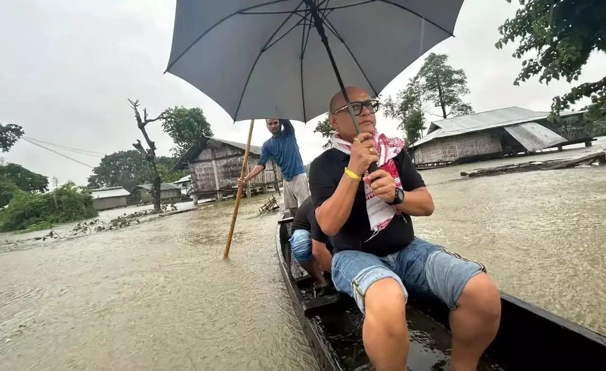 Assam news : थौरा विधायक सुशांत बोरगोहेन डेमो में बाढ़ से हुए नुकसान