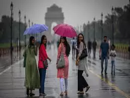 Weather Update: दिल्ली-NCR में मौसम रहेगा कूल-कूल, दो दिनों तक भारी बारिश का अनुमान
