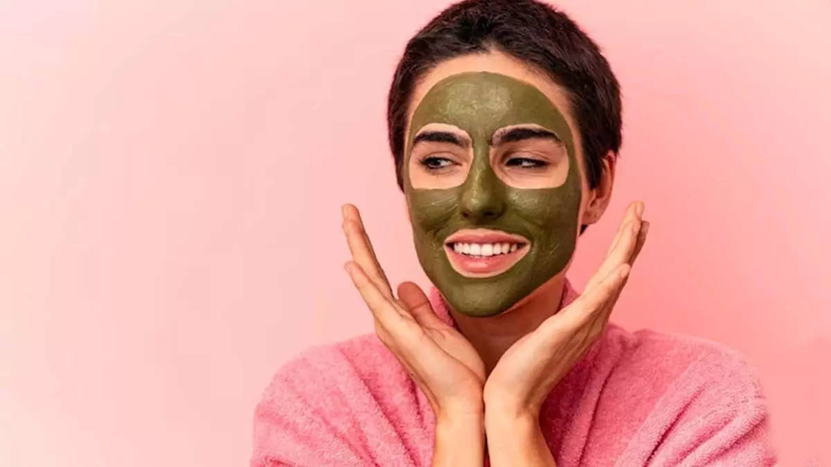 Herbal Mask: हर त्वचा के लिए लाभदायक है ये हर्बल मास्क जाने