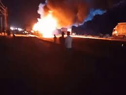 Ajmer : शॉर्ट सर्किट से वीडियो कोच बस में लगी आग, ड्राइवर व खलासी ने कूदकर बचाई जान