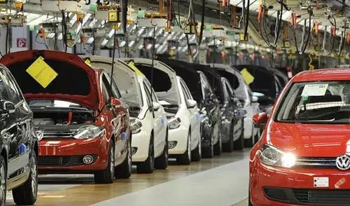 भारत के ऑटो सेक्टर में तेजी, अधिक मांग से बढ़ रही बिक्री