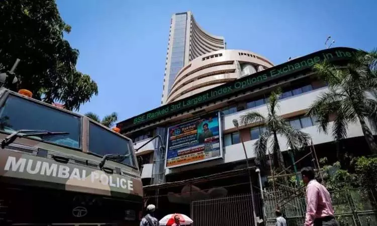 MUMBAI: सेंसेक्स सर्वकालिक उच्च स्तर पर खुलने के बाद भी स्थिर कारोबार कर रहा