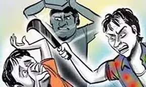 Faridabad: बदमाशों ने चाचा-भतीजे पर किया चाकू से जानलेवा हमला