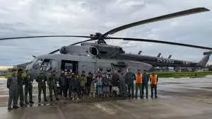 Assam: बाढ़ की स्थिति बिगड़ने पर वायुसेना ने 13 मछुआरों को बचाया