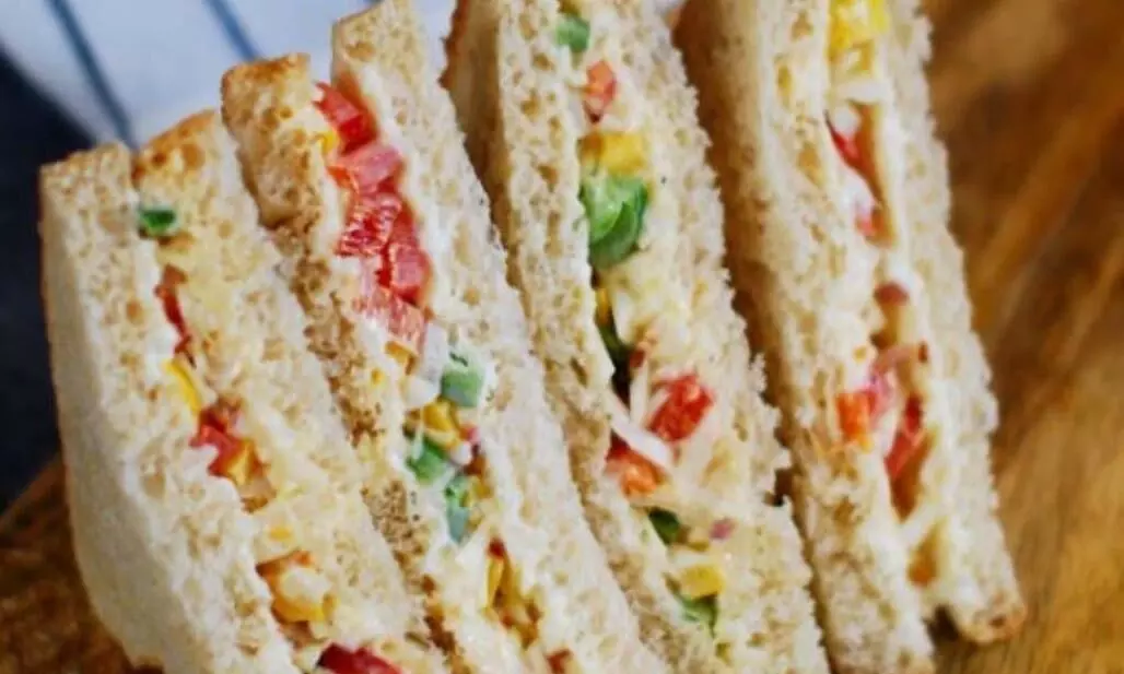Fruit Sandwich: फ्रूट सैंडविच है टेस्टी और हेल्दी ब्रेकफास्ट