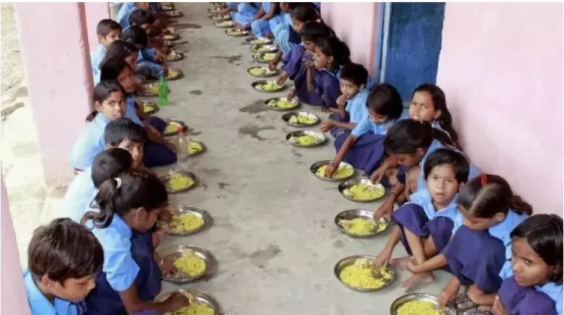 Andhra Pradesh: स्कूलों में मध्याह्न भोजन पर समीक्षा बैठक आयोजित