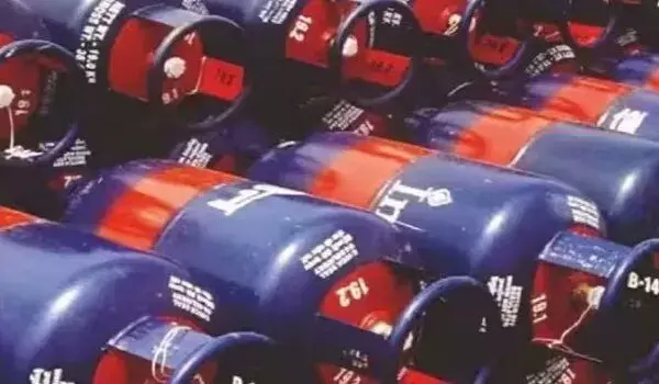 Jaipur: राजस्थान में कमर्शियल गैस सिलेंडर 30 रुपए सस्ता हुआ