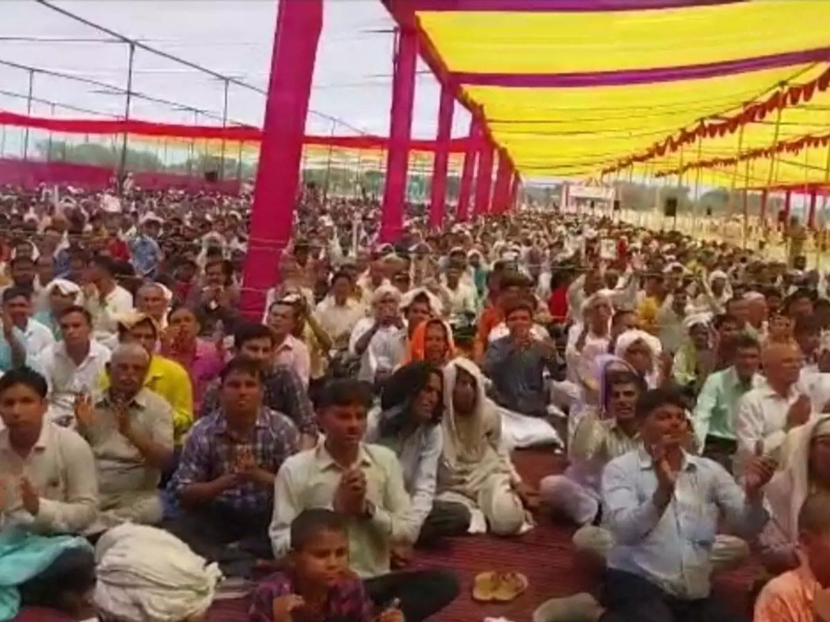 Uttar Pradesh: हाथरस में भोले बाबा के सत्संग में भगदड़ ,हुई मौत