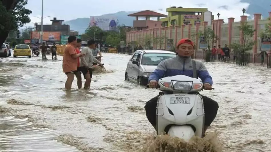 MANIPUR NEWS :  प्रमुख नदियां बाढ़ के स्तर पर पहुंची, अगले 5 दिनों तक भारी बारिश का अनुमान