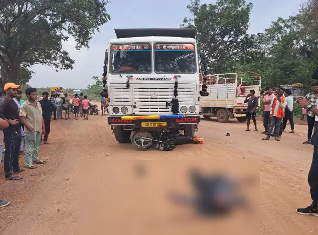 Chhattisgarh: टिप्पर वाहन ने रौंदा, बाइक चालक की मौत