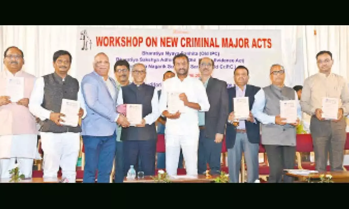 Telangana: नये आपराधिक कानूनों पर पुस्तक का विमोचन