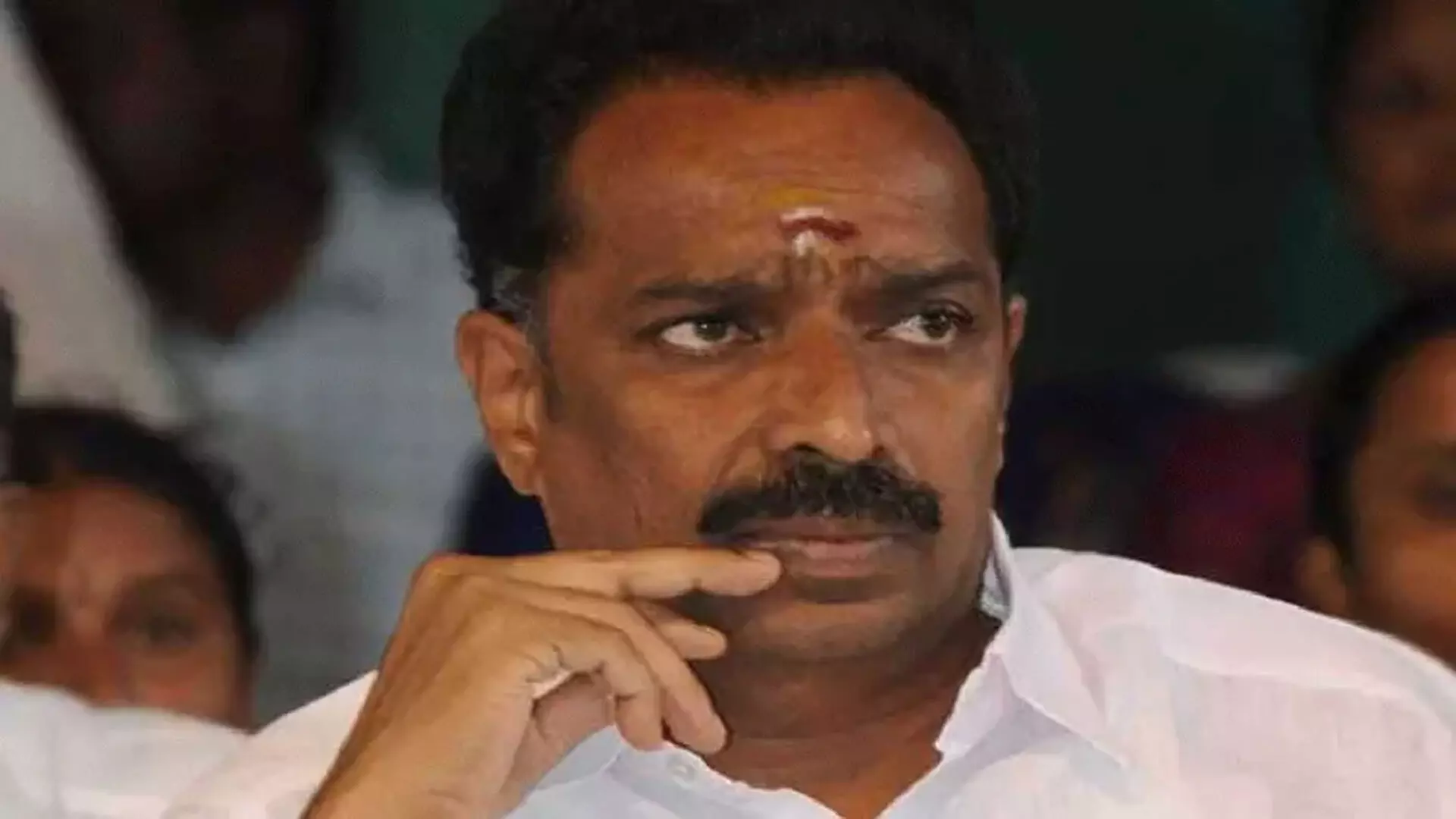 Chennai: जमीन हड़पने के मामले में फरार पूर्व मंत्री के खिलाफ मामला दर्ज