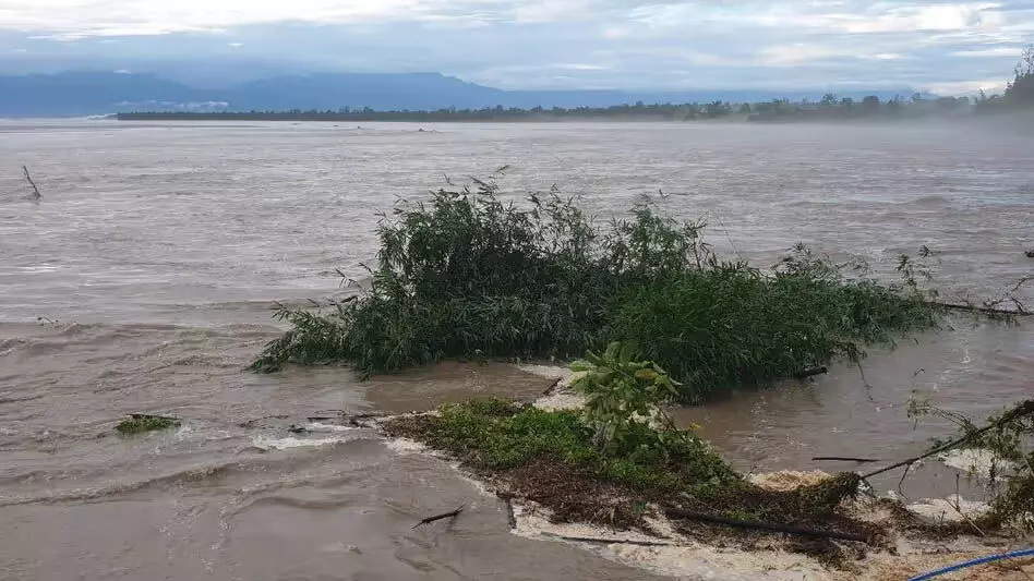 ARUNACHAL  के अधिकारियों ने पूर्वी सियांग जिले में बाढ़ के प्रभाव का आकलन किया