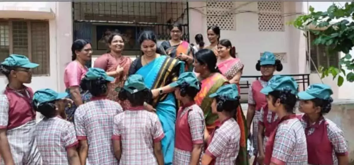 Telangana News: जिला परिषद अध्यक्ष सरिता ने गोनपाडु केजीबीवी का औचक दौरा किया