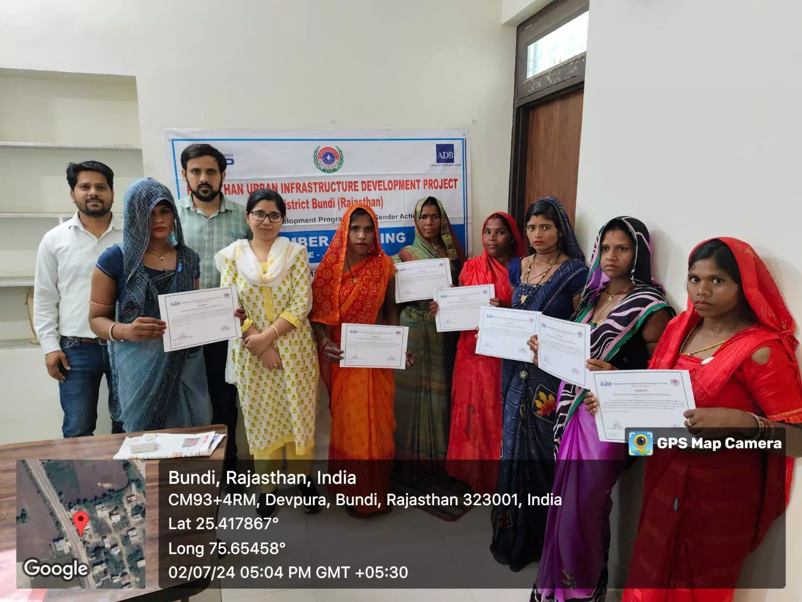 Bundi : प्रशिक्षित महिलाओं को वितरित किए प्लंबिंग प्रमाण पत्र