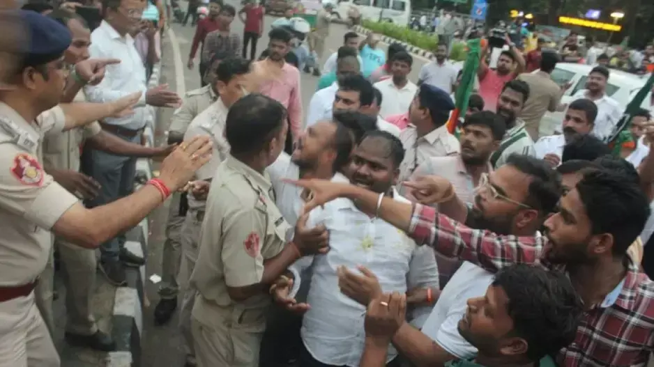 Bhubaneswar में भाजपा, कांग्रेस कार्यकर्ताओं में झड़प