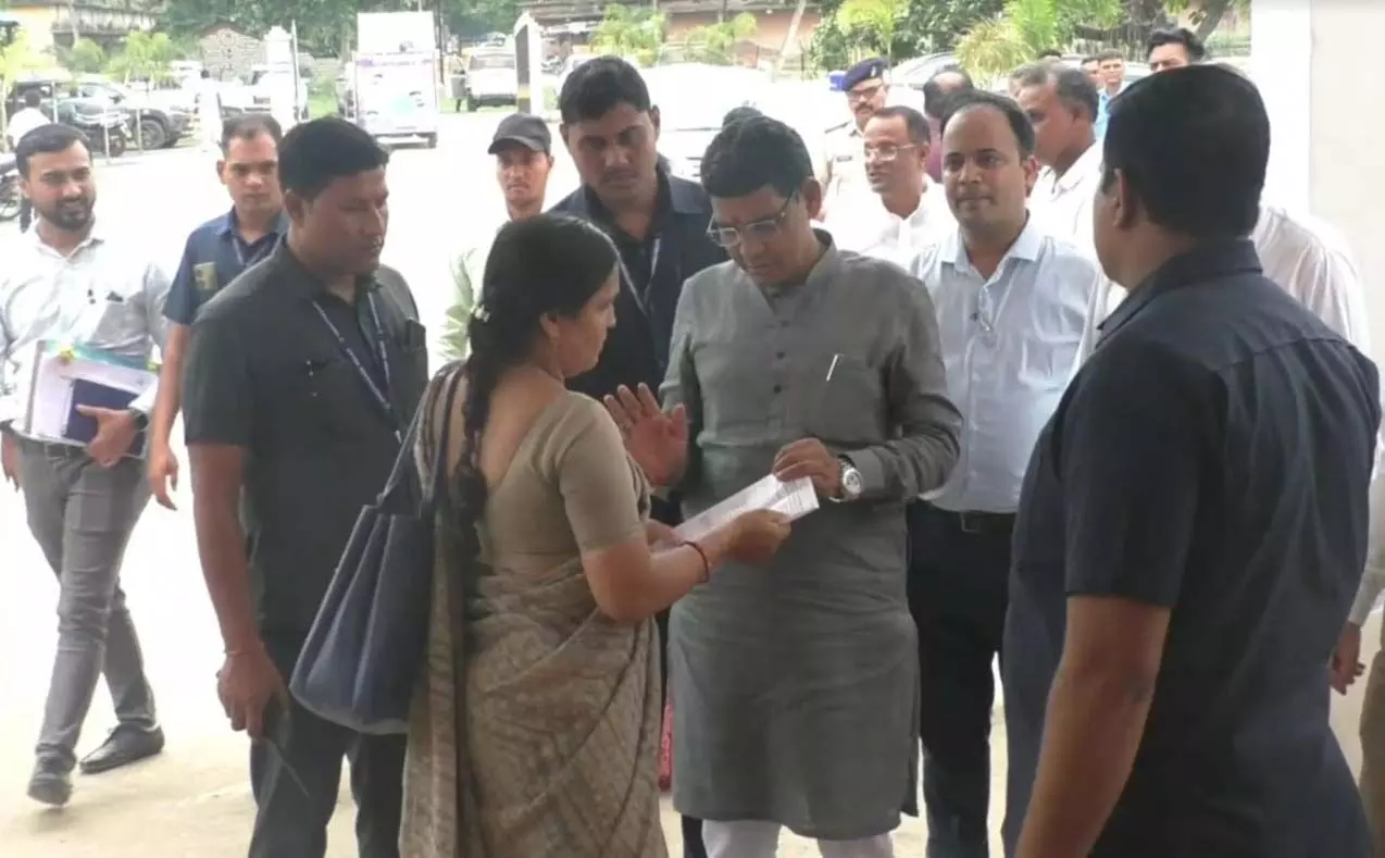 Minister टंकराम वर्मा ने महिलाकर्मी को तत्काल दिलावाया सीआर