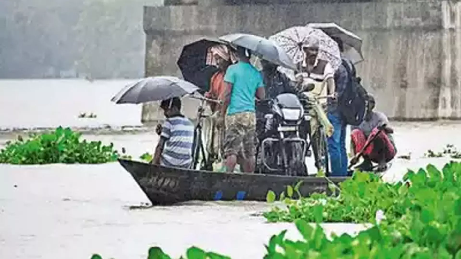 Guwahati News: पूर्वोत्तर में बाढ़ और भूस्खलन से 9 लोगों की मौत