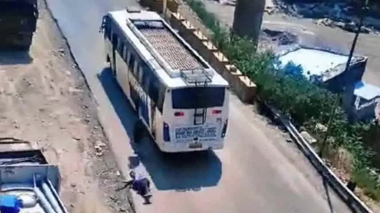 Jammu and Kashmir: अमरनाथ यात्रा से लौट रहे 10 तीर्थयात्री  ट्रक ड्राइवर से घायल